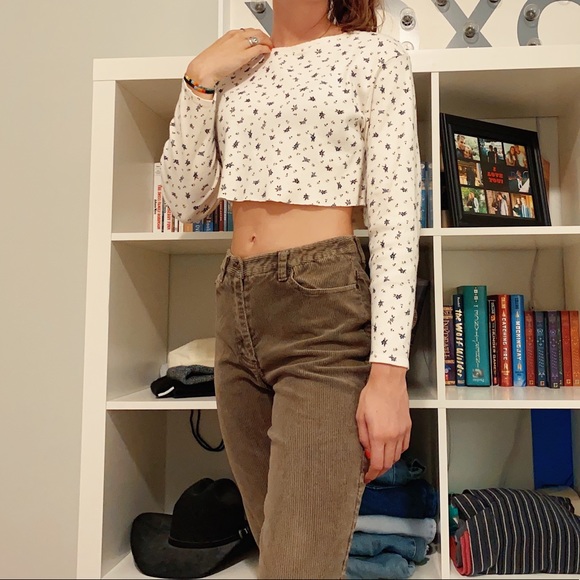 VINTAGE FLORAL LONG SLEEVE - Picture 2 of 5